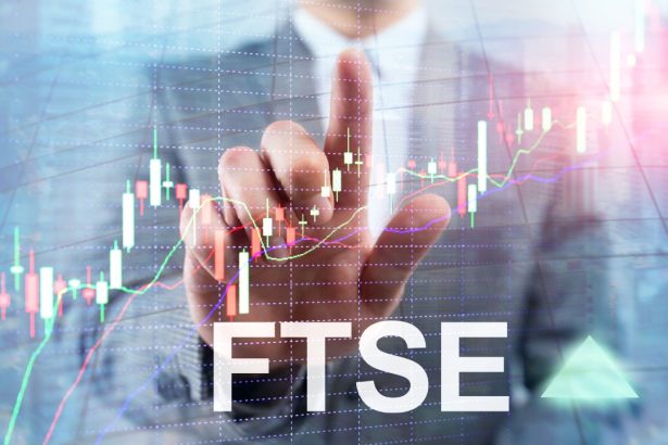 ​​FTSE 100 Drops 1.6% as Banking Fears Hit London Markets​