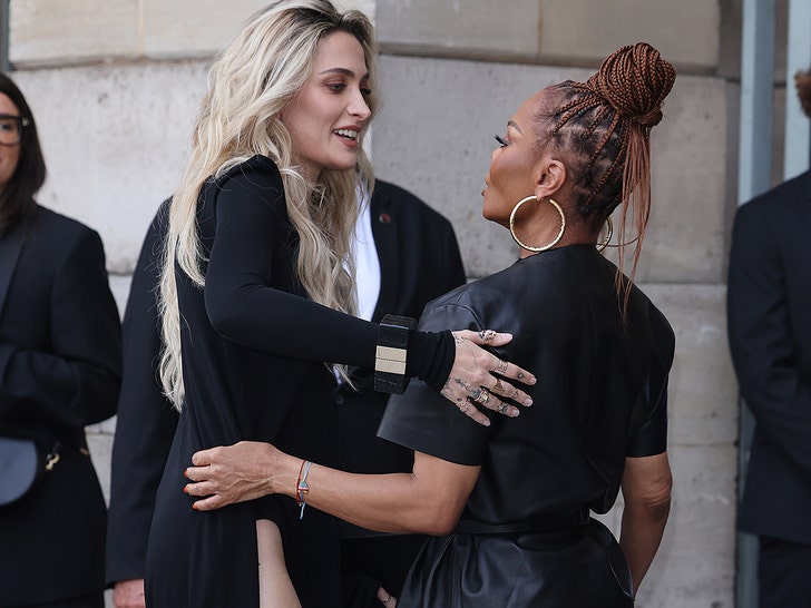 Paris and Janet Jackson Reunite at Paris Fashion Week Event