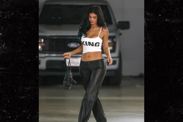 Kylie Jenner Stuns In Leather Pants, Crop Top