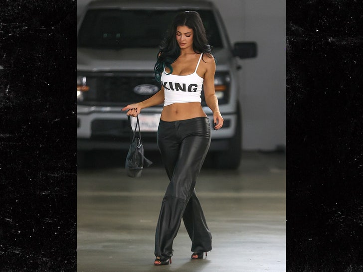 Kylie Jenner Stuns In Leather Pants, Crop Top