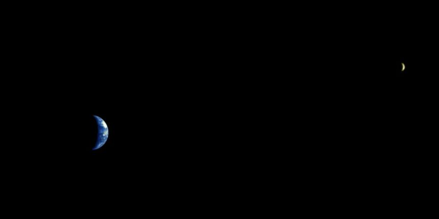 What Would Earth and the Moon Look like from Mars?