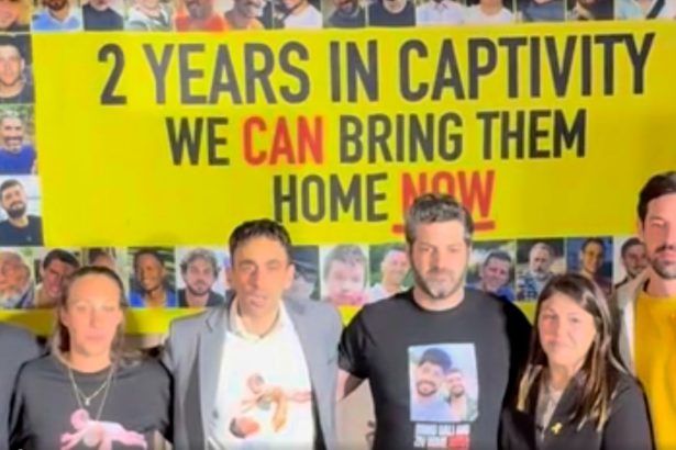 Families of Jewish Hostages in Gaza Thank President for His Work in Bringing Their Loved Ones Home after 2 Years in Hamas Captivity | The Gateway Pundit | by Jim Hoft