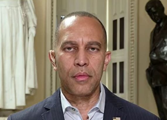 Hakeem Jeffries Speaks The Truth About Trump’s Mental State