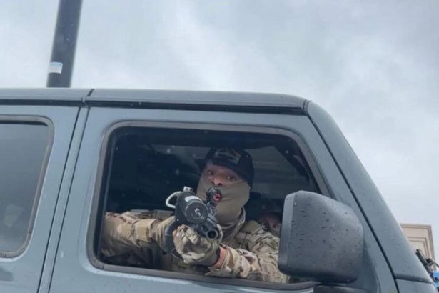 “We Aren’t Playing”: DHS Responds to Sen. Chris Murphy Attacking Federal Agents Over Photo Showing Border Patrol Officer Pointing Weapon at Illinois Driver Attempting to Ram Vehicle | The Gateway Pundit | by Kristinn Taylor