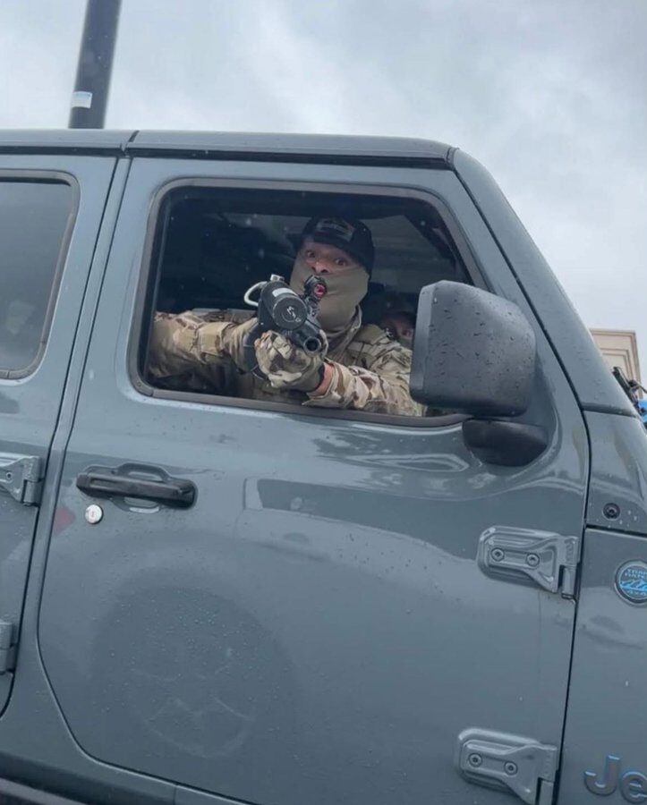 “We Aren’t Playing”: DHS Responds to Sen. Chris Murphy Attacking Federal Agents Over Photo Showing Border Patrol Officer Pointing Weapon at Illinois Driver Attempting to Ram Vehicle | The Gateway Pundit | by Kristinn Taylor