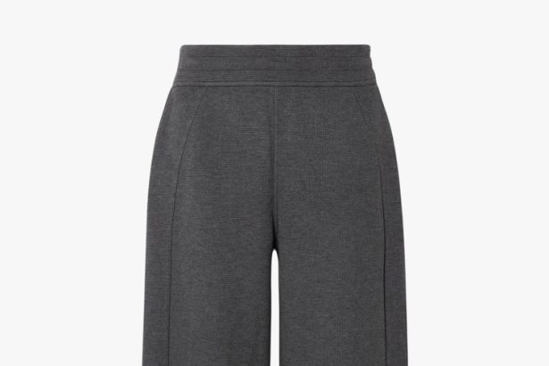20+ Pairs of Sweatpants to Cozy Up in on Cold Days