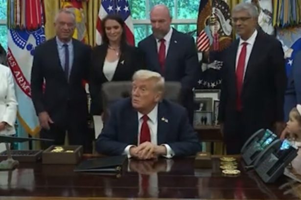 (VIDEO) Trump Warns “We’d be Laying Off a Lot of People” if Democrats Shut the Government Down – “We Can Get Rid of a Lot of Things That We Don’t Want” | The Gateway Pundit | by Jordan Conradson