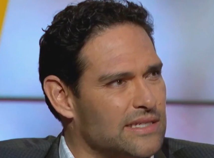 Former NFL Quarterback Mark Sanchez Seen Staggering Along Sidewalk, Grabbing His Bloody Stab Wound | The Gateway Pundit | by Cristina Laila