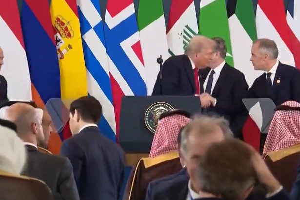 President Trump Caught on Hot Mic Teasing Canadian Prime Minister Mark Carney with a Jab at Trudeau (VIDEO) | The Gateway Pundit | by Cristina Laila