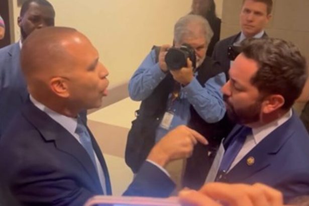 “Why Don’t You Keep Your Mouth Shut…You’re Embarrassing Yourself” – An Unhinged Hakeem Jeffries SNAPS at GOP Congressman During Nasty Argument in Hallway (VIDEO) | The Gateway Pundit | by Cullen Linebarger