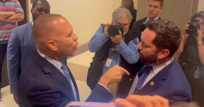 “Why Don’t You Keep Your Mouth Shut…You’re Embarrassing Yourself” – An Unhinged Hakeem Jeffries SNAPS at GOP Congressman During Nasty Argument in Hallway (VIDEO) | The Gateway Pundit | by Cullen Linebarger