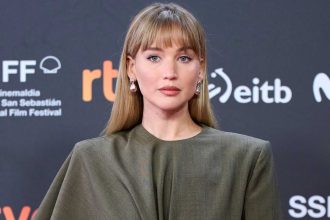 Jennifer Lawrence’s Fall Uniform Isn’t Complete Without This  Bag Look