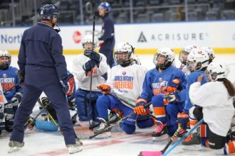 Islanders clinic brings access to hockey to Long Island girls
