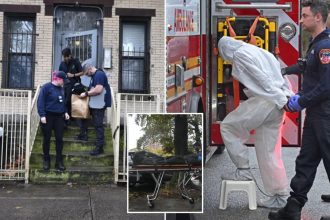 Man, 58, walks into Brooklyn precinct and confesses to killing friend — while covered in blood
