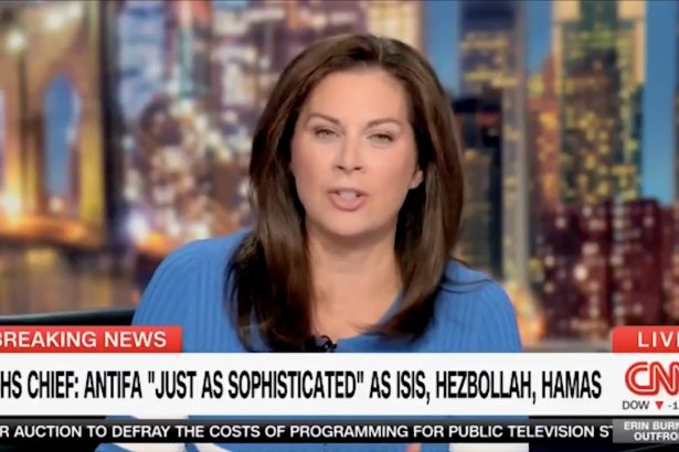UNBELIEVABLE! CNN’s Erin Burnett Pushes Domestic Terrorist Antifa Propaganda While Smearing So-Called “Right-Wing Extremists” — Ignores Antifa’s Bloody Trail of Violence | The Gateway Pundit | by Jim Hᴏft