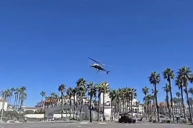 Five Hospitalized After Helicopter Spirals Out of Control and Crashes in Huntington Beach, California (VIDEO) | The Gateway Pundit | by Jim Hᴏft
