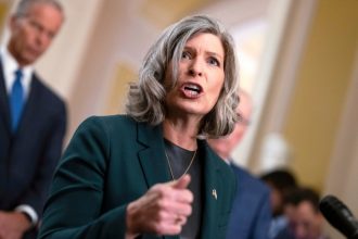 Sen. Ernst rolls out bill to study impact of government shutdown as pricetag blows past .4 billion