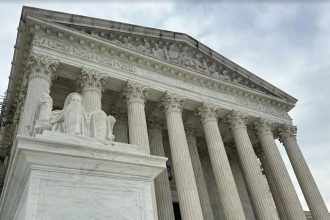 NEW: President Trump Asks Supreme Court to Intervene and Allow National Guard Troop Deployment in Chicago – Amy Coney Barrett Responds | The Gateway Pundit | by Cristina Laila