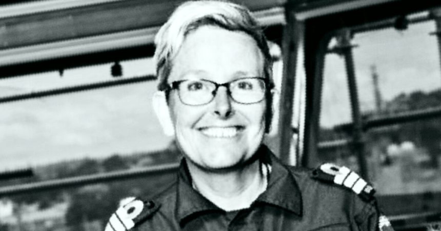 New Zealand Pays .5M to Samoa After Lesbian Captain Crashes Navy Ship Into a Reef, Sinks It and Causes Disastrous Oil Spill | The Gateway Pundit | by Paul Serran