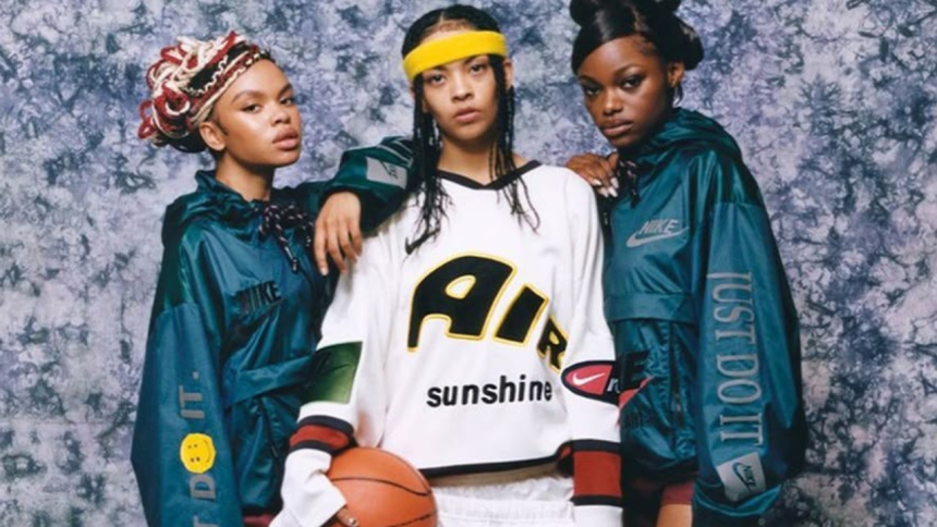 2000s Fashion Is Back in Style