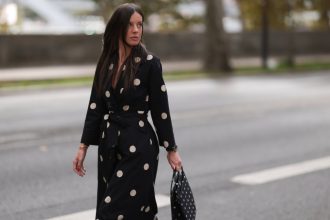 14 Flattering Wrap Dresses That Smooth Bulge — From 