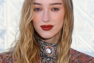 Here First: Phoebe Dynevor Has a Bob!