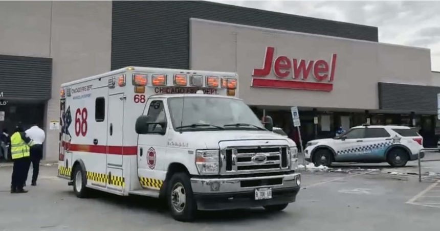 3 wounded as shoplifter opens fire on security guard at Bronzeville grocery store