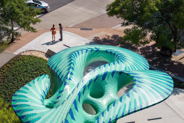 A Sculpture Made of Tens of Thousands of Aluminum Facets Writhes in a Knoxville Park — Colossal