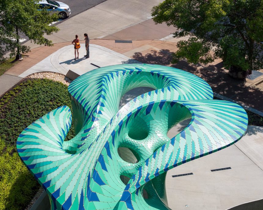 A Sculpture Made of Tens of Thousands of Aluminum Facets Writhes in a Knoxville Park — Colossal