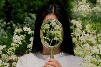 The Designer Compact Mirror Remains the Ultimate Beauty Gift