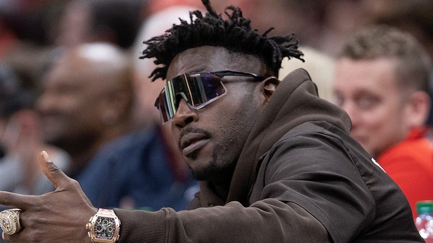 Antonio Brown Pleads Not Guilty, Acted In Self-Defense, Attorney Claims