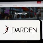 Are Wall Street Analysts Predicting Darden Restaurants Stock Will Climb or Sink?