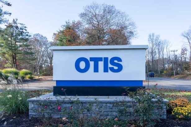 Are Wall Street Analysts Predicting Otis Worldwide Stock Will Climb or Sink?