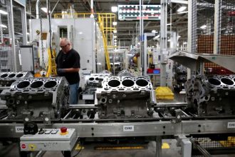 Automakers urge US to extend North America free trade deal