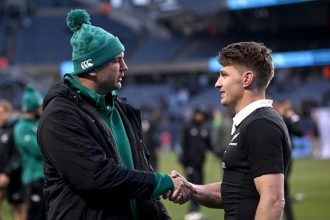 Beauden Barrett offers to help Irish opponent fight red card