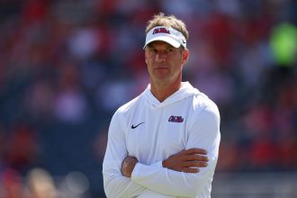 CFB analyst Joel Klatt reveals Lane Kiffin may have “blank check” offers from both Ole Miss and LSU