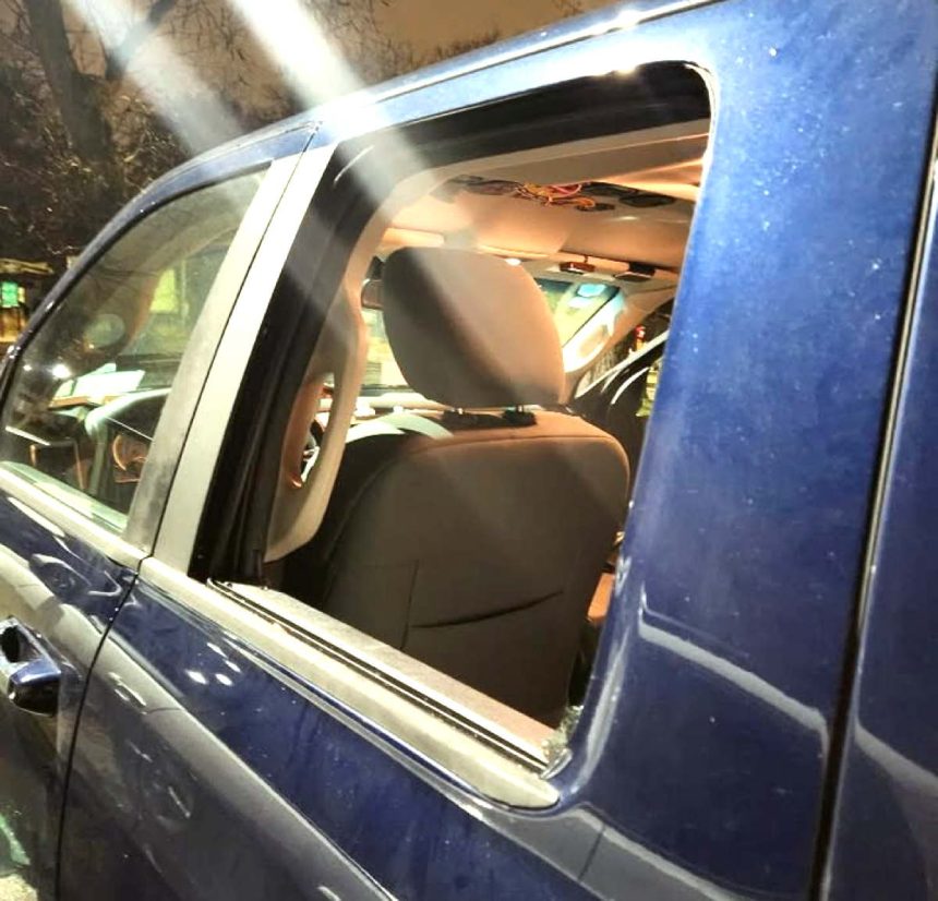 Car break-ins surge as Zoo Lights crowds flock to Lincoln Park