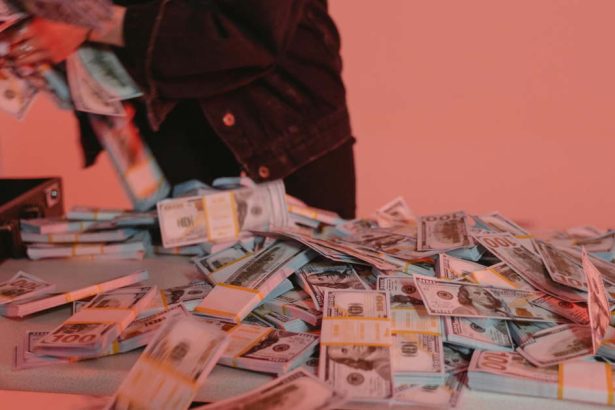 Chicago woman charged with laundering large volumes of cash for Mexican drug cartels