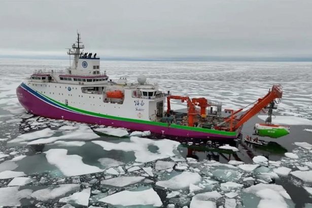 Chinese Expedition Reveals Unexplored Section of Mysterious Arctic Ocean Ridge