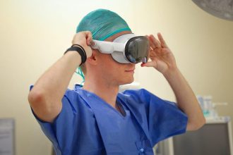 Claro Speeds Orthopedic Surgery With AI And Mixed Reality