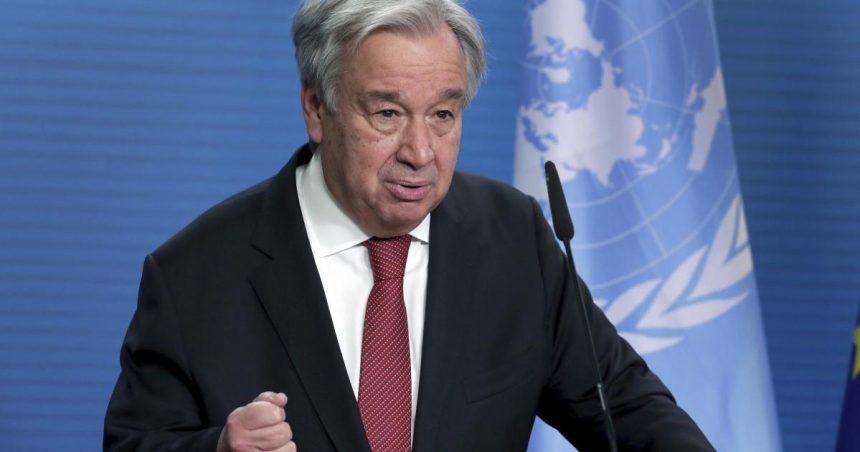 Climate reporting deluged by high carbon adverts