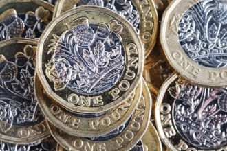 Currency traders bet against sterling ahead of Budget