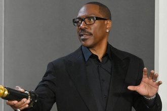 Eddie Murphy Germaphobia Omitted From New Documentary