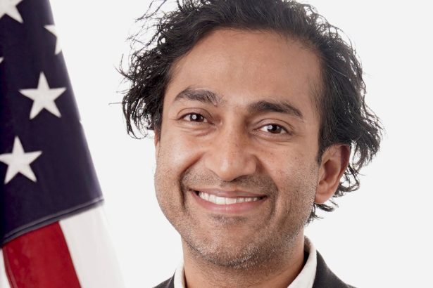 FDA Official Proposes ‘Path Forward’ After COVID Vaccine Claim