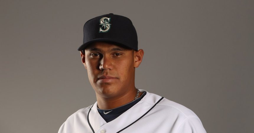 Former Mariners and Cubs Pitcher Yoervis Medina Dead At 37