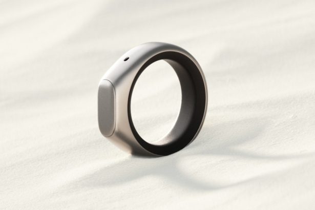 Former Meta employees launch a ring to take voice notes and control music