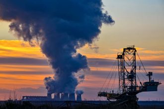 Fossil fuel emissions rise again – but China’s are levelling off