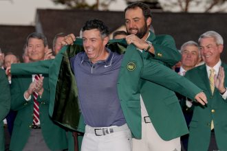 Golf insider puts 5× major champ over Scottie Scheffler in Player of the Year debate