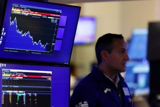 Hedge Funds Start to Hedge Their AI Bets