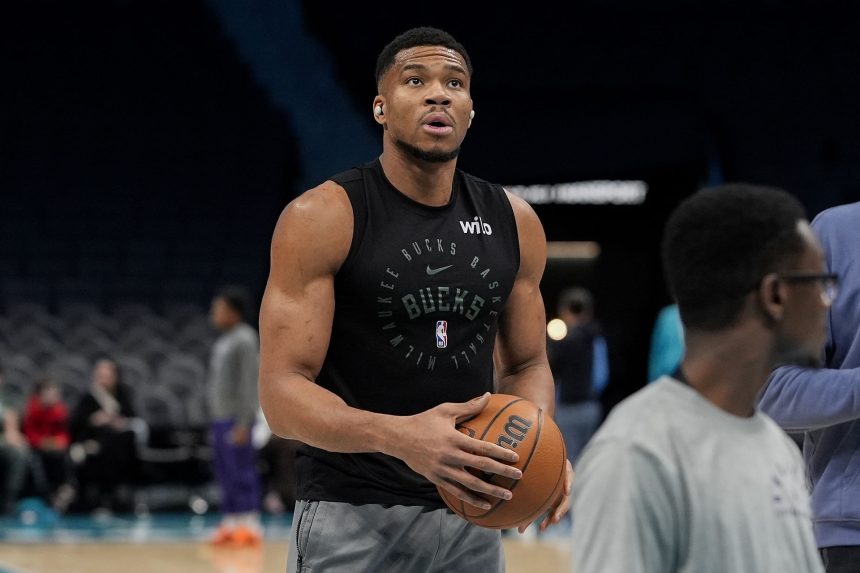 Is Giannis Antetokounmpo Playing Tonight Against Charlotte Hornets? Concerning Injury Update Emerges For Bucks Star (Nov. 12)